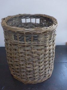 Log basket upright design